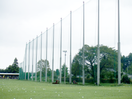 ゴルフ場の防球ネット施工